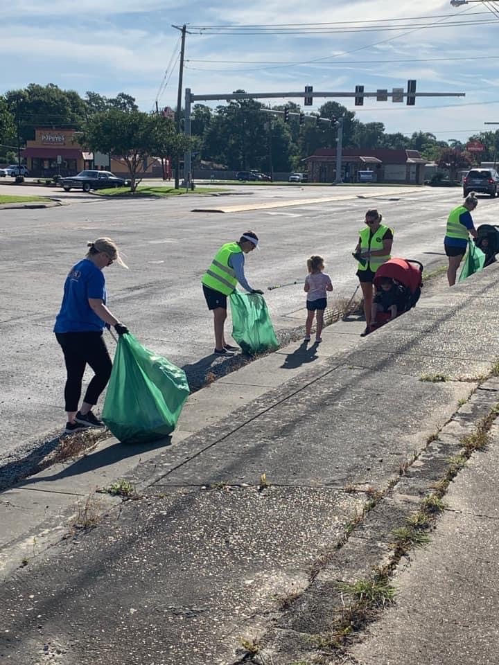 FNBD Employees Pick It Up on Maplewood Drive